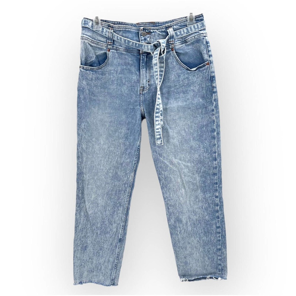 Abercrombie & Fitch Light Wash Ultra High Rise Mom Jeans